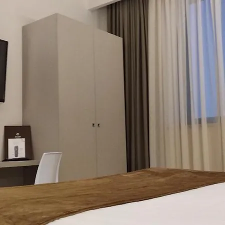 Glis 3* 산마우로토리네세